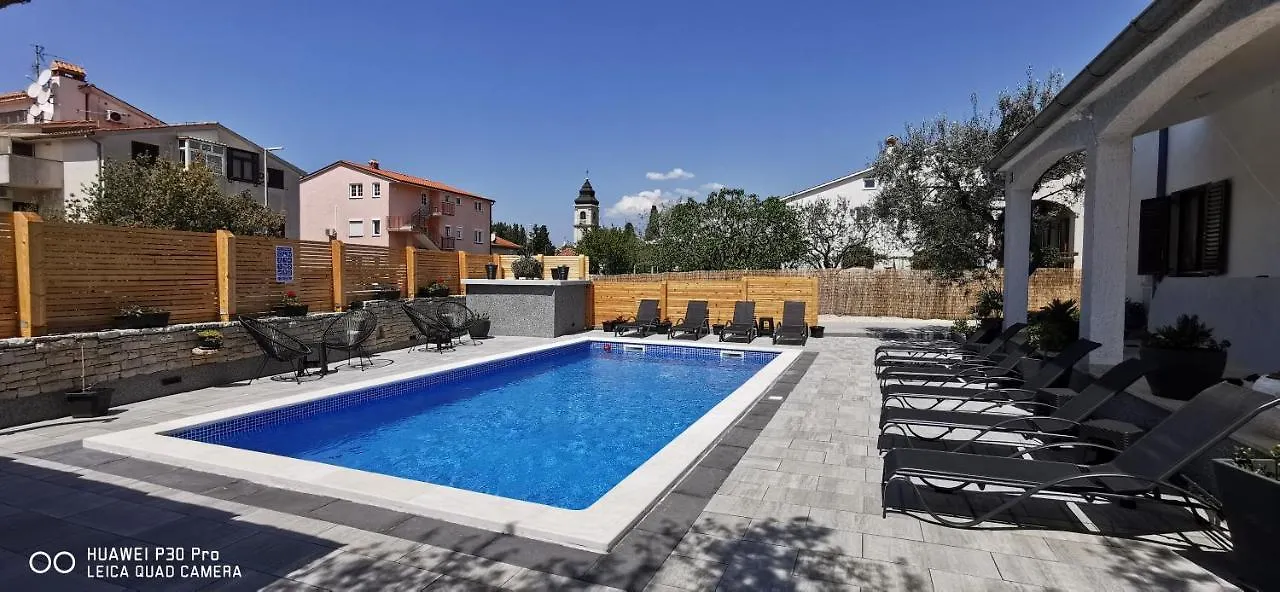 Apartment Brioni Sea,Garden,Poll View 2 Plus 2 80M2 Tiki Bar Peroj 0*,  Hırvatistan