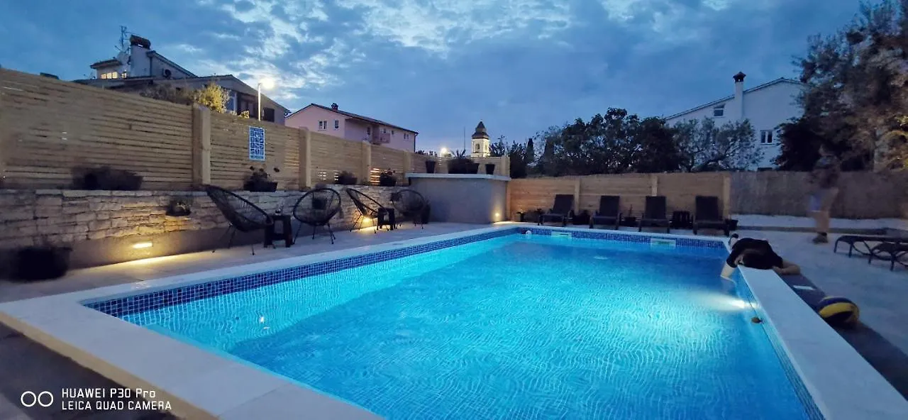 Apartment Brioni Sea,Garden,Poll View 2 Plus 2 80M2 Tiki Bar Peroj