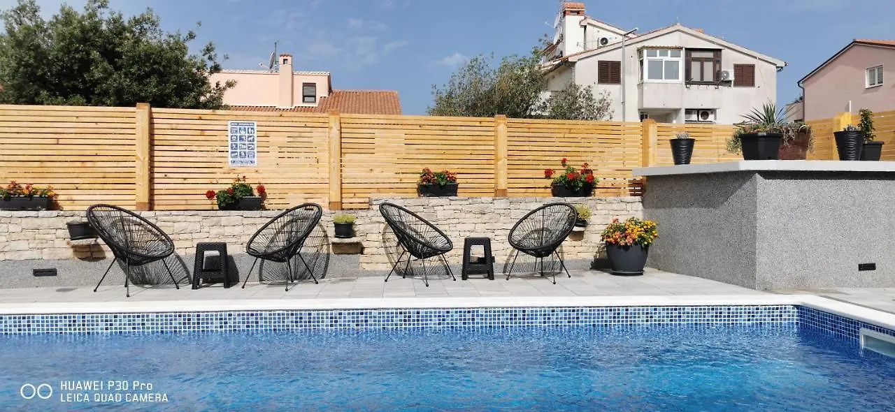 Apartment Brioni Sea,Garden,Poll View 2 Plus 2 80M2 Tiki Bar Peroj