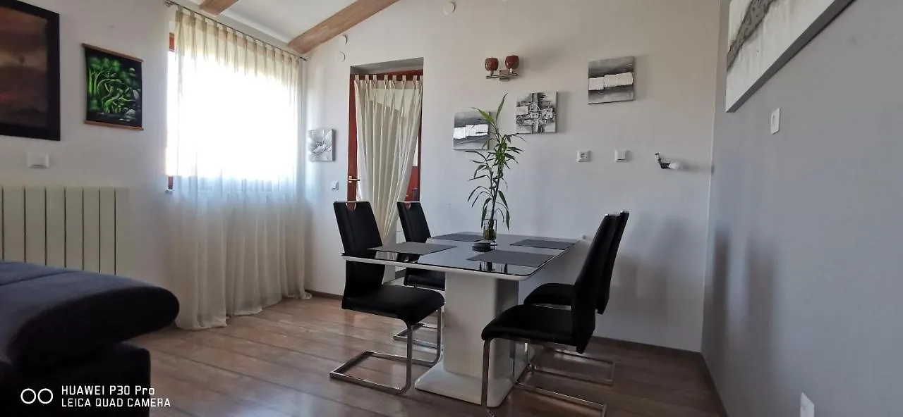 Apartment Brioni Sea,Garden,Poll View 2 Plus 2 80M2 Tiki Bar Peroj 0*,  Hırvatistan